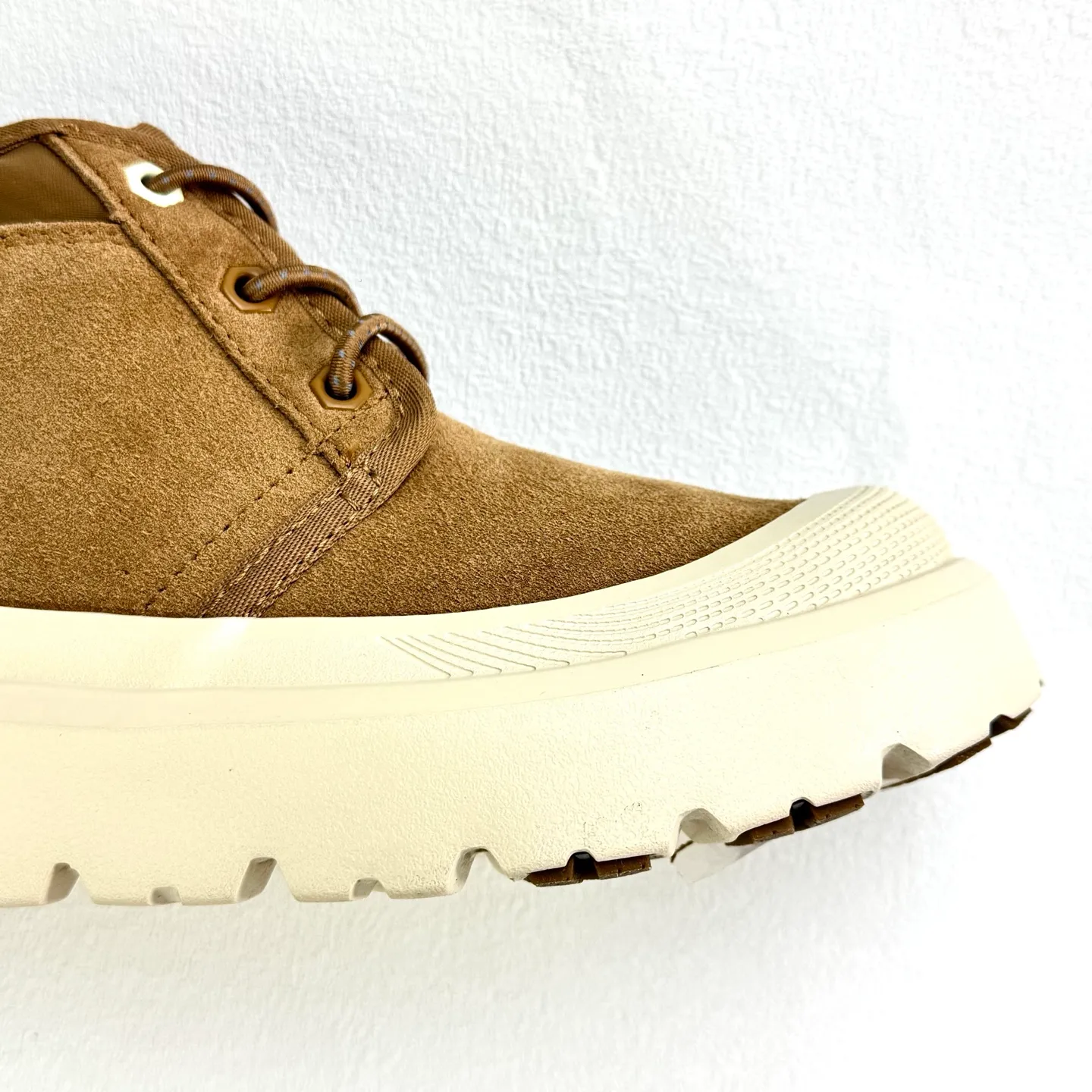 Local 💰600 [Wang Yibo's same style 3991UGG waterproof Tasman high top] The upper is made of high-mercerized cow suede, with fine texture and good gloss, non-currency cow suede! The outsole is made of a combination of injection molding and IP foam (referred to as the original sole). It requires multiple processes and high costs. It is lightweight and feels better on your feet. It is a one-piece, ready-made outsole that is not a currency! Sheep fur lining, warm and skin-friendly size: 35 36 37 38 39 40 41 42 43 44 45